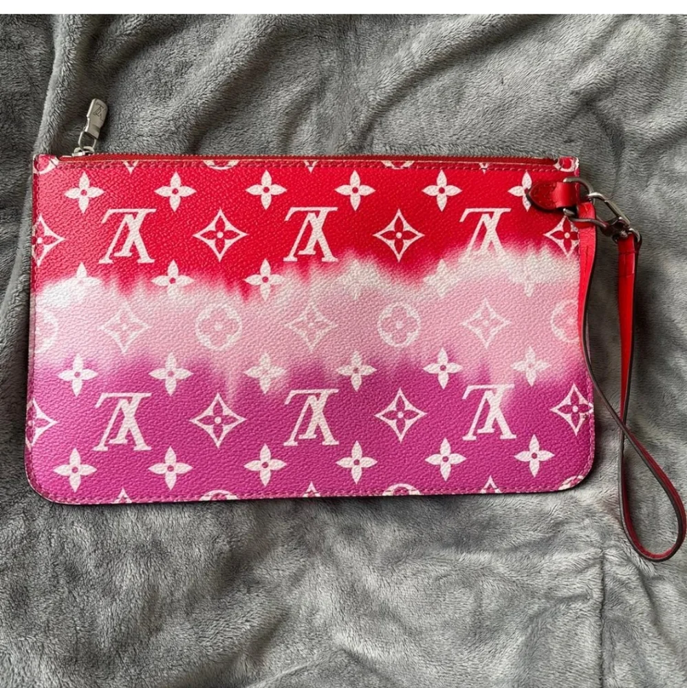 Louis Vuitton Neverfull Escale Pouchette - Picture 2 of 8